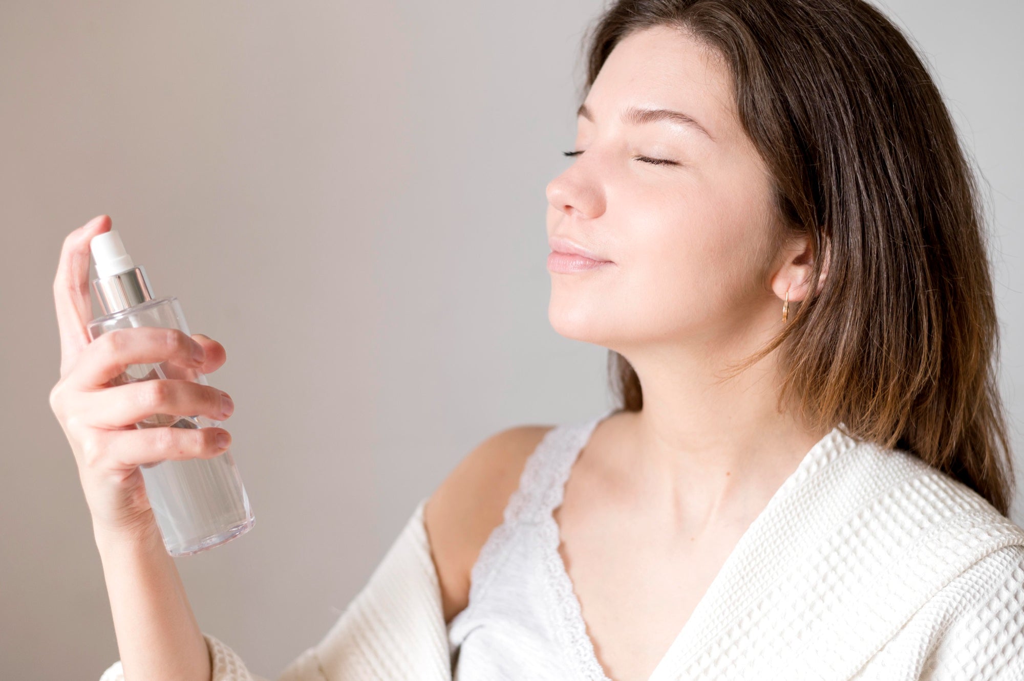 Toner Spray Alami yang Ampuh Menyegarkan Kulit

